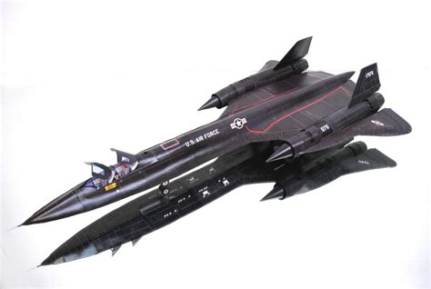 1 32 Lockheed Sr 71 Blackbird Supersonic Spy Plane Paper Model Ecardmodels