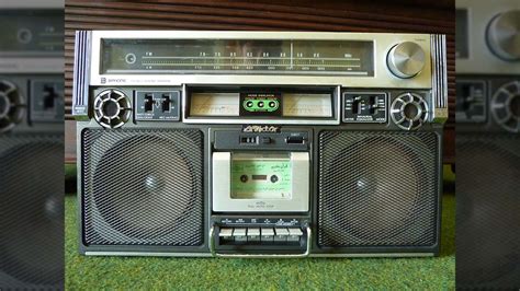 10 Most Iconic Old School Boomboxes Of All Time Discogs Digs