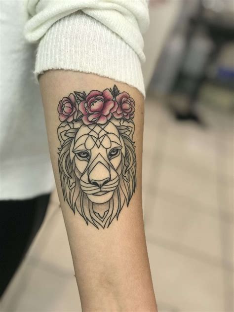 15 Realistic Lion Tattoos For Girls Petpress