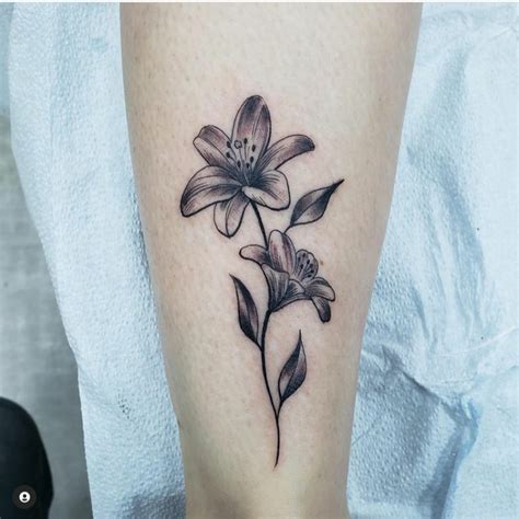 20 Gorgeous Lily Flower Tattoos For Women The Xo Factor