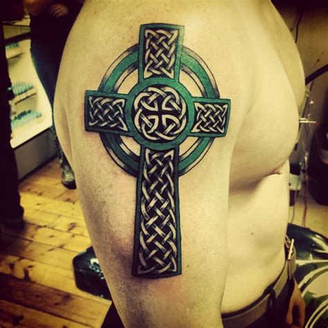 22 Best Celtic Cross Tattoos Images On Pinterest Celtic Crosses