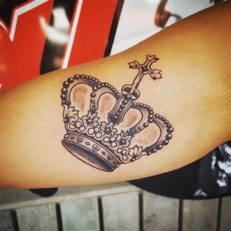 23 King Crown Tattoos With Glorious Meanings Tattooswin