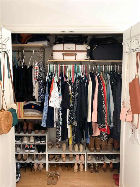 23 Tips To Organize A Small Closet With Lots Of Clothes