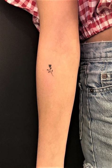 24 Minimalist Tattoo Designs Catch Your Tiny Inspiration Eazy Glam