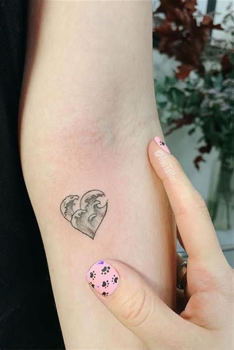 24 Simple Small Heart Tattoo Design For Woman On Valentine S Day To