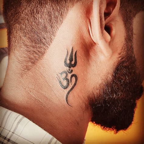 25 Small Neck Tattoos For Men In 2021 Small Tattoos Ideas Back Of