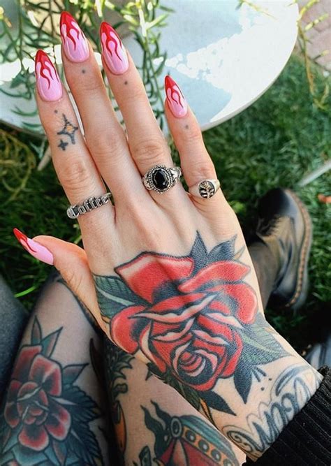 26 Unique Finger Tattoos Designs For You Lily Fashion Style Hand