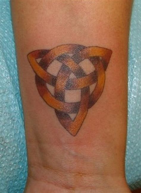 29 Awesome Celtic Knot Wrist Tattoos