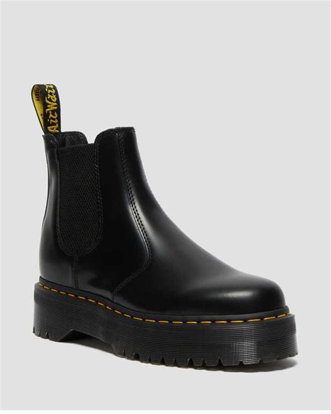 2976 Smooth Leather Platform Chelsea Boots In Black Dr Martens