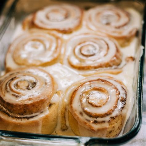 3 Easy Ways To Upgrade Canned Cinnamon Rolls Foodisinthehouse Com