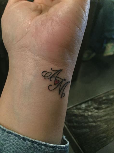 10 Minimalist 3 Letter Tattoo Designs to Try