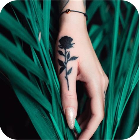 30 Cool Pretty Hand Tattoo Design Ideas For Woman Small Hand