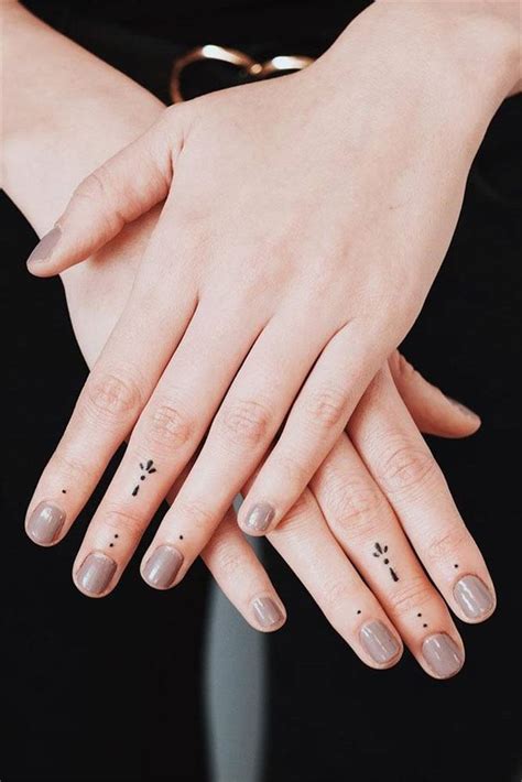 30 Gorgeous And Amazing Finger Tattoo Ideas Women Fashion Lifestyle