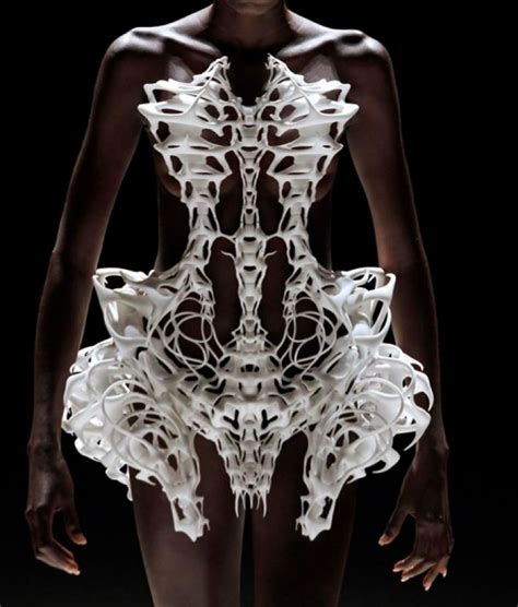 5 Ways 3D Printing Revolutionizes Fashion