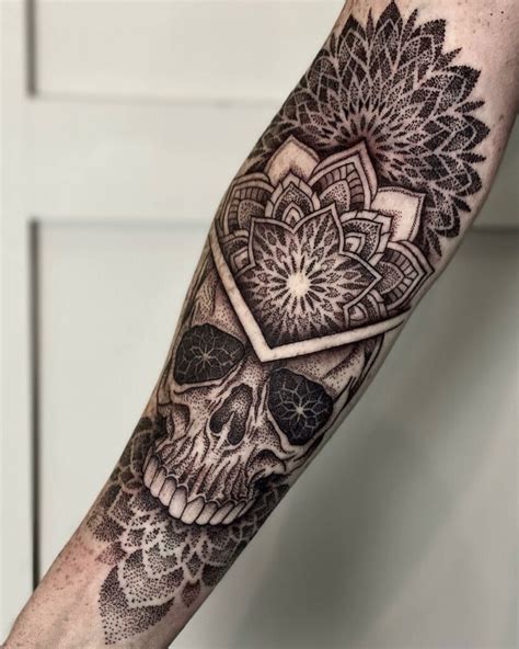 40 Awesome Skull Tattoo Designs