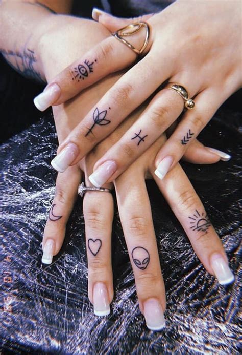 45 Meaningful Tiny Finger Tattoo Ideas Every Woman Eager To Paint Page 16 Of 45 Latest