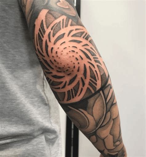 45 Stunning Elbow Tattoo Ideas For Men And Women