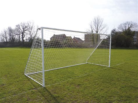 5 Tips To Set Up Football Goals For Your Garden For Maximum Fun Huck