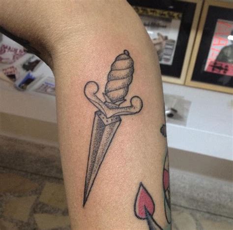 50 Traditional Dagger Tattoo Designs Ideas 2018 Tattoosboygirl