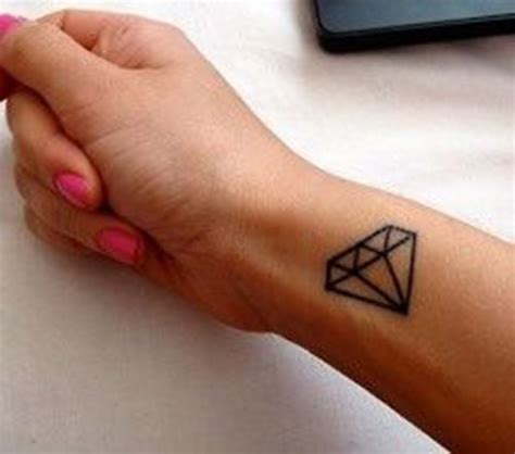 56 Fantastic Wrist Diamond Tattoos