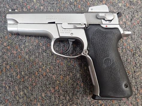 Unleashing the 5906 Smith and Wesson Handgun