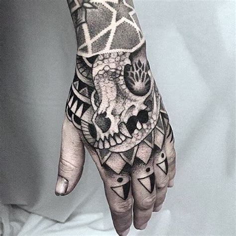 60 Coolest Hand Tattoos For Men Best Inspiration Guide Fashionterest