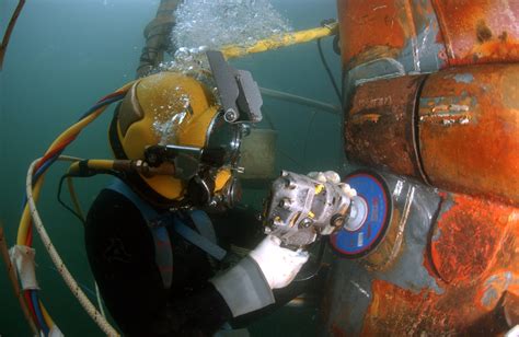 7 High Paying Commercial Scuba Diving Jobs Military And Veteran