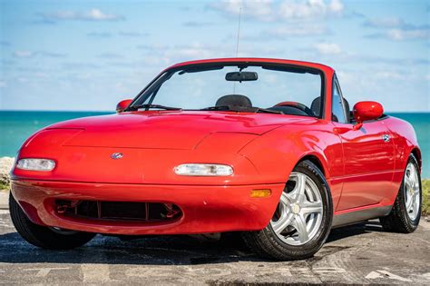 Unleashing the 1995 Mazda Miata's Enduring Driving Spirit