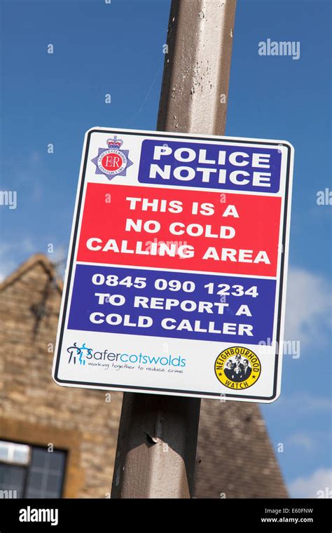 A Amp 39 No Cold Calling Amp 39 Police Warning Sign On A Street In The U K Stock Photo Alamy