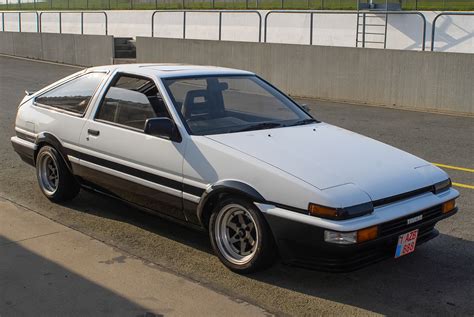 Toyota AE86 Trueno: Ultimate 80s Drift Icon