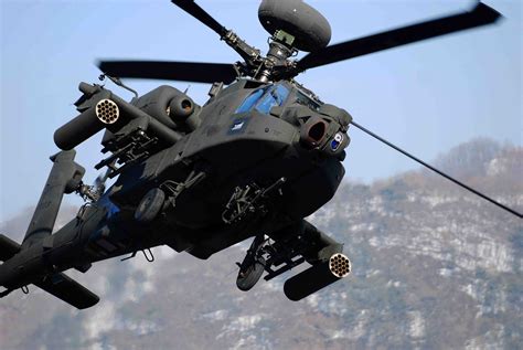 Apache AH-64 Attack Helicopter Specs and Features Revealed