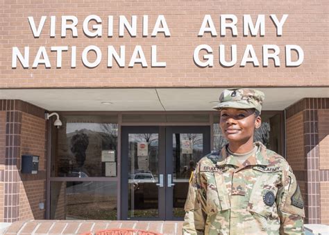 Army Guard Recruiter Recommits To College Commitment Amp Gt Virginia National Guard Amp Gt News