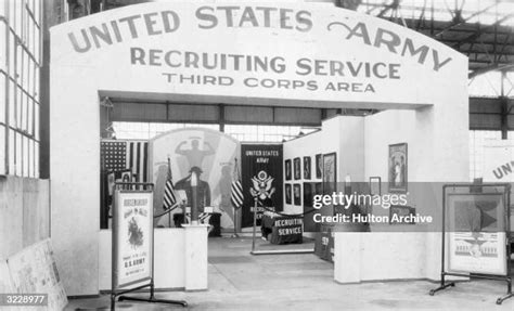 Army Recruiting Office Photos And Premium High Res Pictures Getty Images