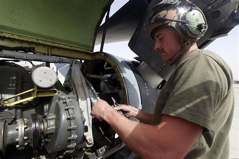 5 Ways to Succeed as an Aviation Mechanic in the Marine Corps