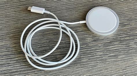 Best Magsafe And Magnetic Wireless Chargers For Apple Iphone 12 Cnet