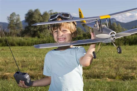 Best Remote Control Airplanes For Kids 2021 Soar Through The Sky