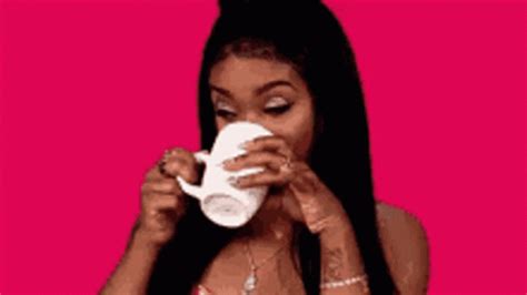 Beyonce Sips Tea Gif Gifdb Com