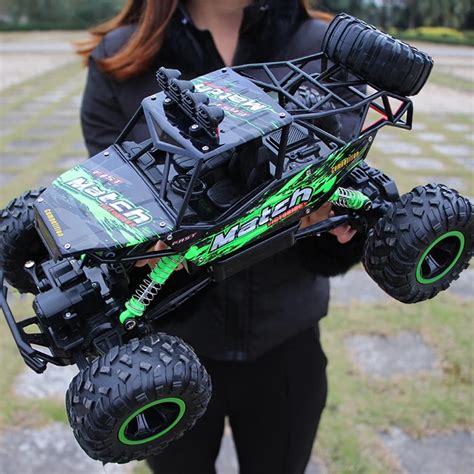 5 Giant Remote Control Cars You Need to Own