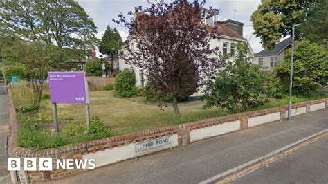 Buffer Zone To Be Set Up Outside Bournemouth Abortion Clinic Bbc News