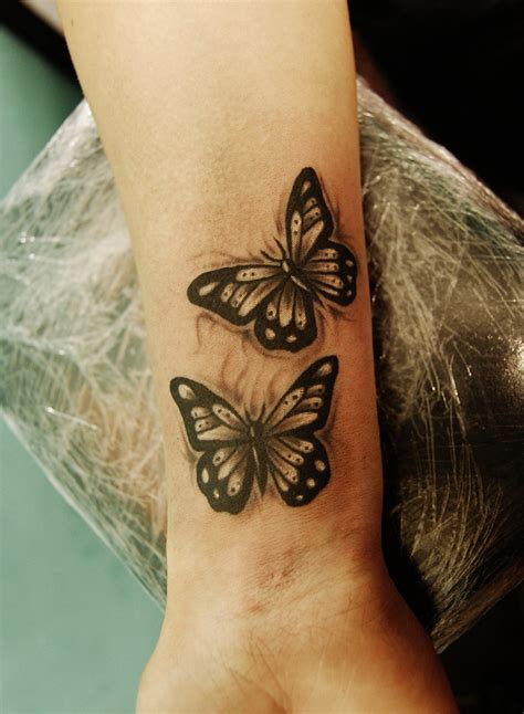 7 Gorgeous Butterfly Wrist Tattoo Ideas