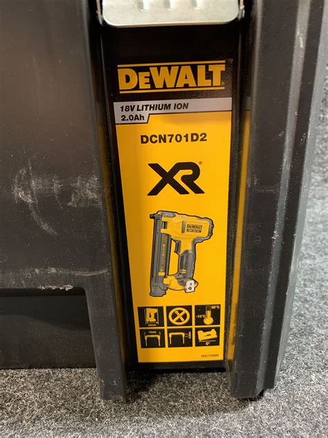 Cable Clip Gun Dewalt Dcn701d2 Qw Ps Auction We Value The Future Largest In Net Auctions