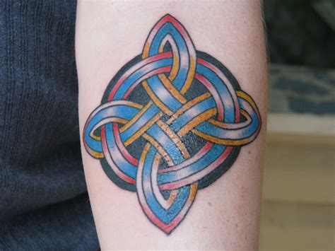 7 Celtic Knot Tattoo Designs You'll Love