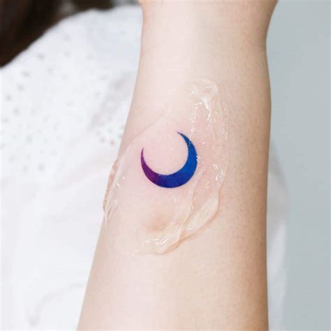 Crescent Moon Tattoo Meaning Tattoo Ideas And Symbolism Explained Global Target