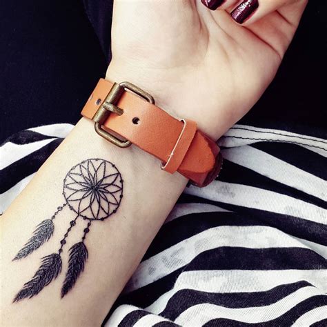 Cute Hand And Wrist Tattoos Top 10 Designs To Make You Swoon