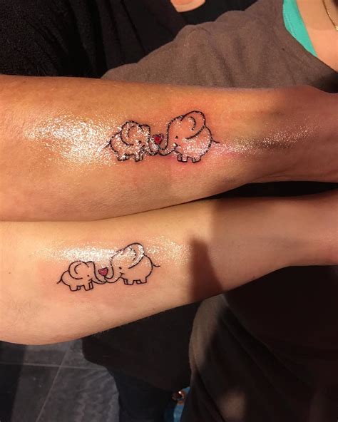 7 Cute Matching Tattoo Ideas for Mom and Daughter