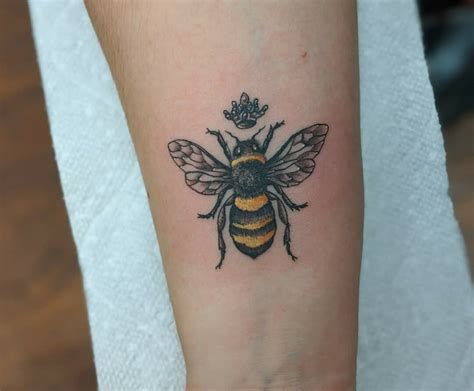 Cute Queen Bee Tattoo Designs and Meanings