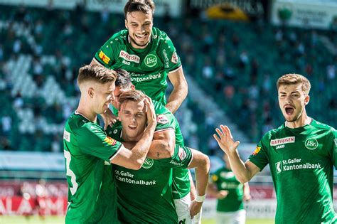 Der Fc St Gallen Verteidigt Mit Einem 2 1 Gegen Den Fc Sion Die