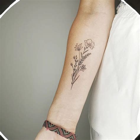 Details 72 Minimalist Flower Tattoos Latest In Cdgdbentre