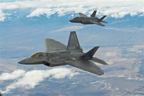 Differences Between F 22 And F 35 Military Machine Lockheed Us