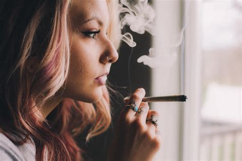 Does Smoking Weed Cause Acne Weed Amp Skincare Herb Approach